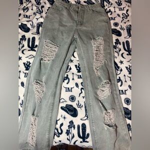 WOMEN DISTRESSED JEANS